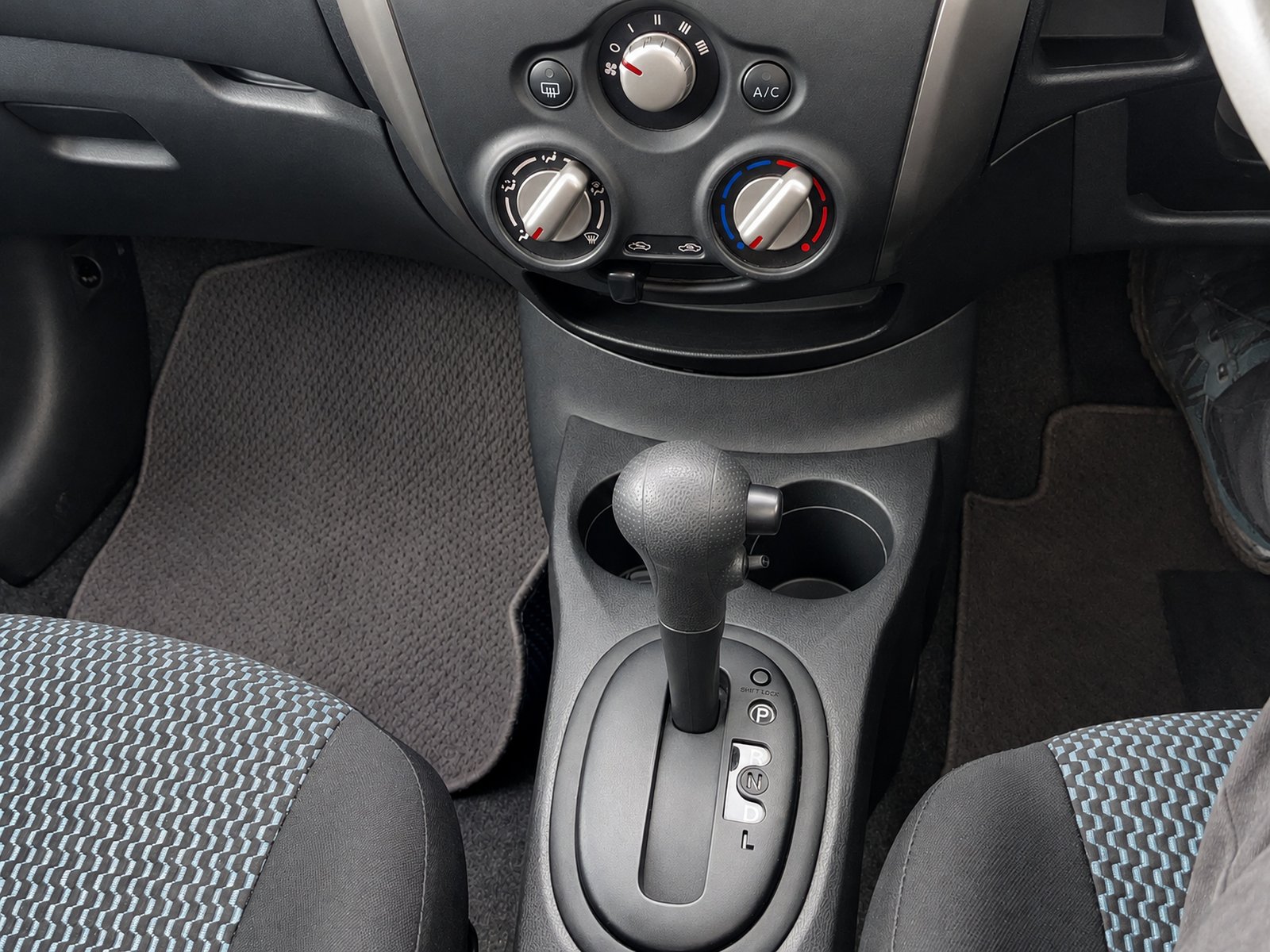 2013 Nissan Note Automatic - Image 13